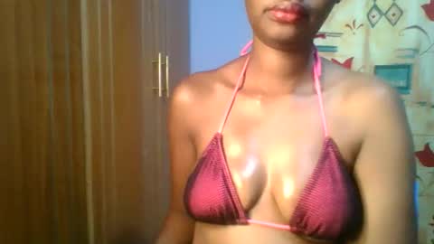 Snapshot of sexie_curvie chatting on December 3, 8:40 pm Maggie online show from December 3, 8:40 pm
