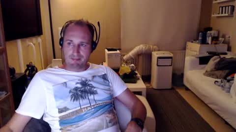Snapshot of sexlobo1 chatting on July 2, 1:05 am Sexlobo online show from July 2, 1:05 am