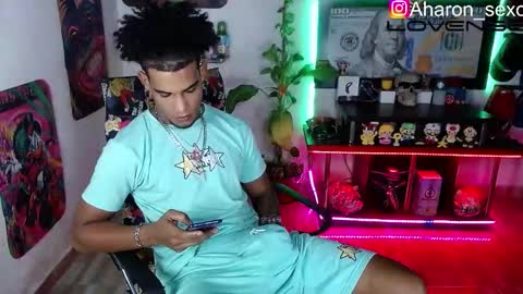 Aharon  ravelo online show from October 22, 5:41 am