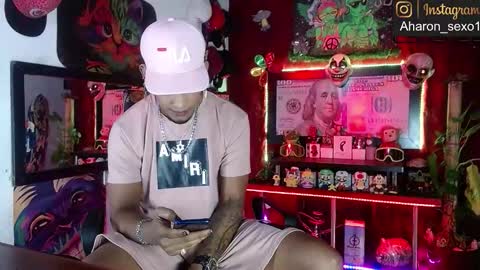 Aharon  ravelo online show from November 30, 4:05 am