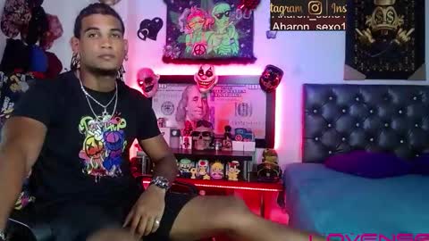 Aharon  ravelo online show from February 2, 3:27 am