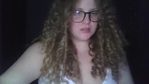 Snapshot of sexoutsouth1993 chatting on December 4, 7:06 am sexoutsouth1993 online show from December 4, 7:06 am