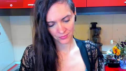 Snapshot of sexqueen1111 chatting on January 25, 10:29 am sexqueen1111 online show from January 25, 10:29 am