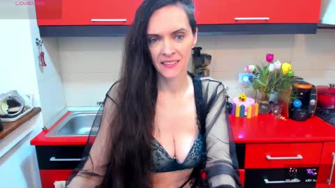 Snapshot of sexqueen1111 chatting on February 1, 4:24 am sexqueen1111 online show from February 1, 4:24 am