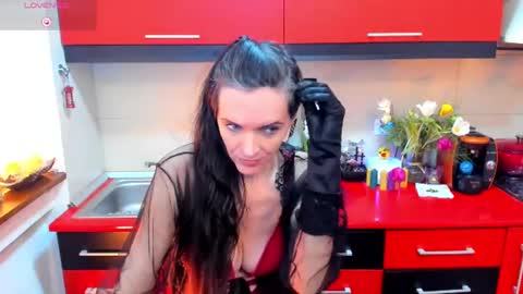 Snapshot of sexqueen1111 chatting on February 3, 8:13 pm sexqueen1111 online show from February 3, 8:13 pm