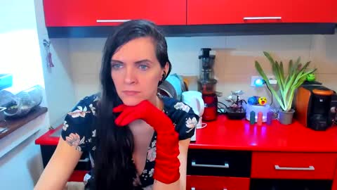 Snapshot of sexqueen1111 chatting on March 4, 6:37 am sexqueen1111 online show from March 4, 6:37 am
