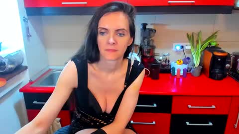 Snapshot of sexqueen1111 chatting on March 11, 2:32 am sexqueen1111 online show from March 11, 2:32 am