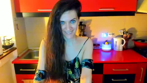 Snapshot of sexqueen1111 chatting on September 25, 6:11 pm sexqueen1111 online show from September 25, 6:11 pm