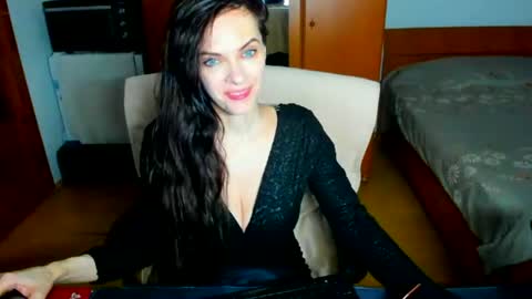 Snapshot of sexqueen1111 chatting on June 15, 8:22 pm sexqueen1111 online show from June 15, 8:22 pm