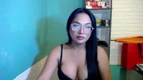 sexuallyattractive_mae online show from May 21, 9:11 pm