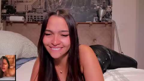 Snapshot of sexualmindset chatting on June 29, 3:56 pm Andrea online show from June 29, 3:56 pm