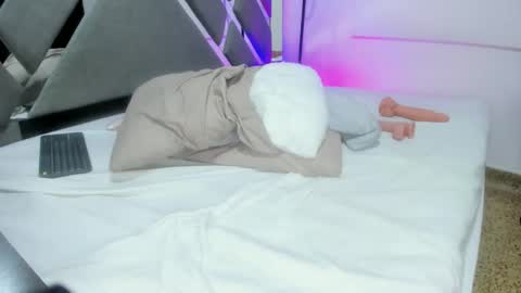 sexxchubby online show from March 10, 10:48 pm