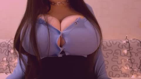 Julia online show from December 22, 5:04 am