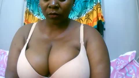 sexxi_ebony online show from January 14, 6:46 pm