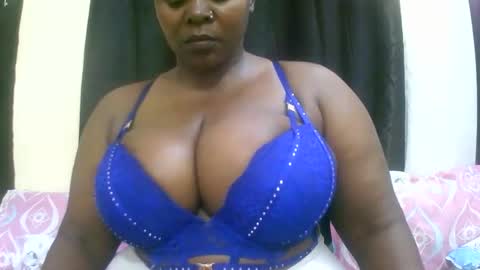 Snapshot of sexxi_ebony chatting on May 19, 2:01 pm sexxi_ebony online show from May 19, 2:01 pm