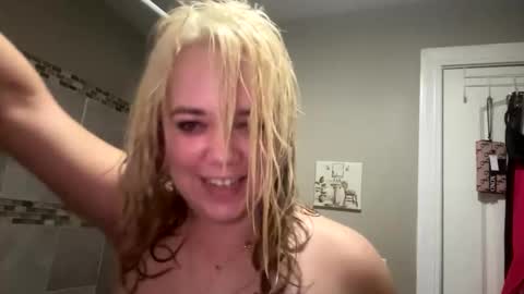 Snapshot of sexxiibossbabe chatting on November 19, 6:35 am sexxiibossbabe online show from November 19, 6:35 am