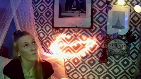 Leeah CloudZzz online show from October 16, 7:31 am