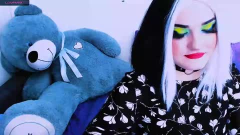 Snapshot of sexxx_queen chatting on January 17, 2:18 pm sexxx_queen online show from January 17, 2:18 pm