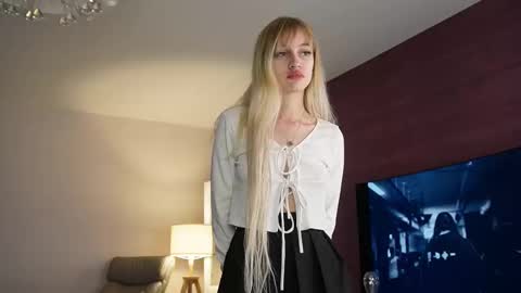 Snapshot of sexxxsirens chatting on October 4, 9:29 am Hannah Monica Annie Andrea Eva Lina online show from October 4, 9:29 am