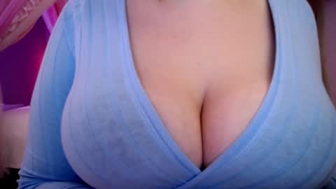 Snapshot of sexxxyprincess chatting on January 23, 2:23 am Princess online show from January 23, 2:23 am
