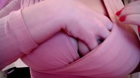 Snapshot of sexxxyprincess chatting on February 16, 5:37 am Princess online show from February 16, 5:37 am