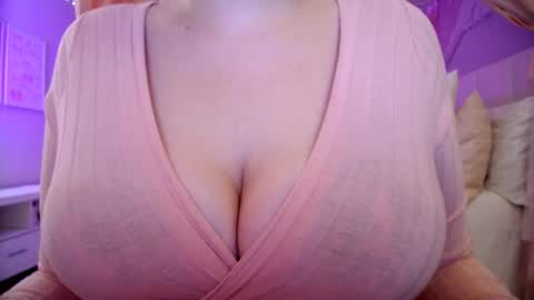 Snapshot of sexxxyprincess chatting on September 22, 3:08 am Princess online show from September 22, 3:08 am