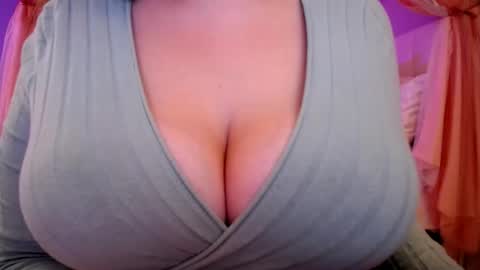 Snapshot of sexxxyprincess chatting on September 27, 2:38 am Princess online show from September 27, 2:38 am
