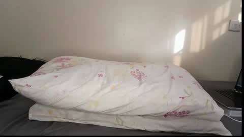 Snapshot of sexxy_bhaddie chatting on May 6, 5:25 am kisses online show from May 6, 5:25 am