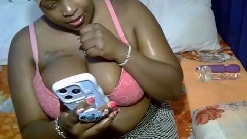 Snapshot of sexxy_brii chatting on November 13, 3:33 pm sexxy_brii online show from November 13, 3:33 pm