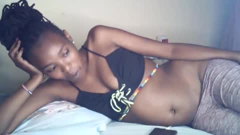 Snapshot of sexxy_curvy23 chatting on May 13, 6:11 am sexxy_curvy23 online show from May 13, 6:11 am
