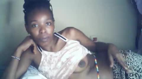 Snapshot of sexxy_curvy23 chatting on May 16, 2:19 am sexxy_curvy23 online show from May 16, 2:19 am
