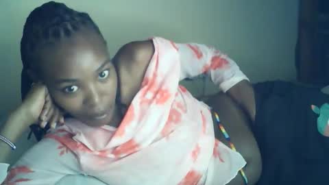 Snapshot of sexxy_curvy23 chatting on June 5, 4:08 am sexxy_curvy23 online show from June 5, 4:08 am