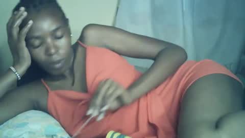 Snapshot of sexxy_curvy23 chatting on June 14, 5:42 am sexxy_curvy23 online show from June 14, 5:42 am