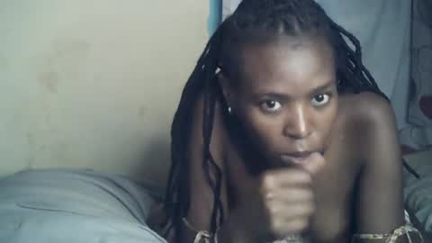 Snapshot of sexxy_curvy23 chatting on June 27, 5:23 am sexxy_curvy23 online show from June 27, 5:23 am
