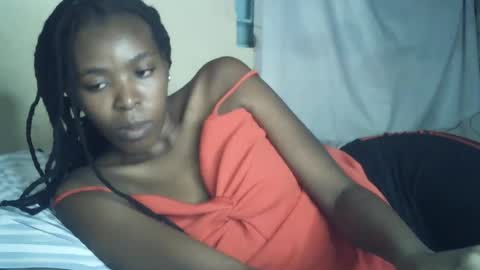 Snapshot of sexxy_curvy23 chatting on July 5, 4:19 am sexxy_curvy23 online show from July 5, 4:19 am