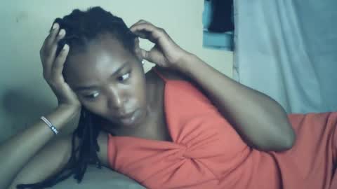 Snapshot of sexxy_curvy23 chatting on July 7, 3:42 am sexxy_curvy23 online show from July 7, 3:42 am