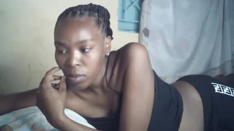 Snapshot of sexxy_curvy23 chatting on July 14, 4:17 am sexxy_curvy23 online show from July 14, 4:17 am