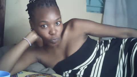 Snapshot of sexxy_curvy23 chatting on July 15, 5:51 pm sexxy_curvy23 online show from July 15, 5:51 pm