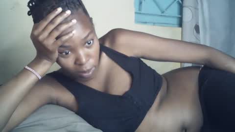 Snapshot of sexxy_curvy23 chatting on July 17, 4:08 am sexxy_curvy23 online show from July 17, 4:08 am