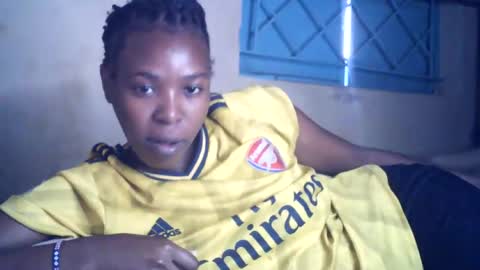 Snapshot of sexxy_curvy23 chatting on August 4, 4:37 am sexxy_curvy23 online show from August 4, 4:37 am
