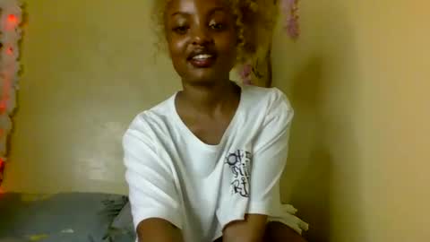 Snapshot of sexxy_daisyy chatting on November 13, 5:01 pm sexxy_daisyy online show from November 13, 5:01 pm