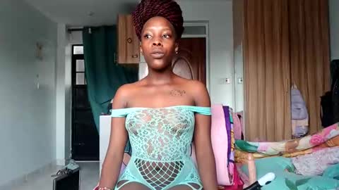 Snapshot of sexxy_flave chatting on October 14, 9:43 am Sexxy Flave online show from October 14, 9:43 am