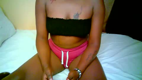 Snapshot of sexxy_shayla chatting on November 25, 6:52 pm sexxy_shayla online show from November 25, 6:52 pm