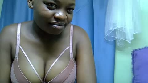 African Queen online show from May 17, 8:27 pm