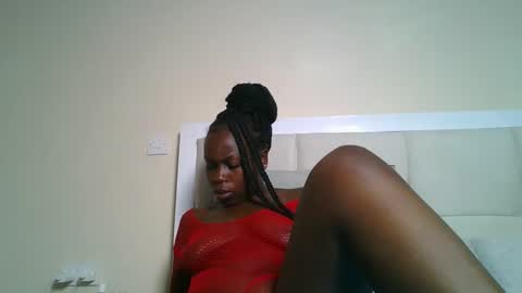 Snapshot of sexxyivy chatting on February 25, 10:18 pm ivy online show from February 25, 10:18 pm