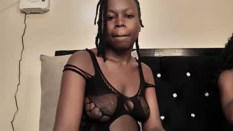 Snapshot of sexxyivy chatting on October 11, 5:39 am ivy online show from October 11, 5:39 am