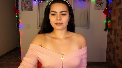Snapshot of sexxylady__ chatting on December 15, 2:16 pm Angie online show from December 15, 2:16 pm
