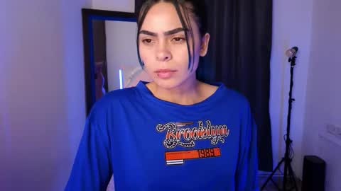 Snapshot of sexxylady__ chatting on October 13, 11:16 pm Angie online show from October 13, 11:16 pm