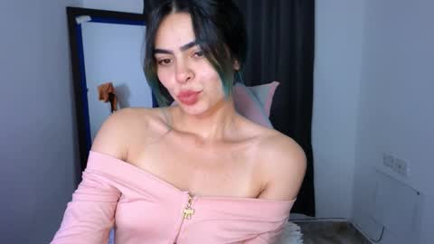 Snapshot of sexxylady__ chatting on November 9, 11:36 pm Angie online show from November 9, 11:36 pm
