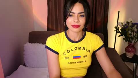 Snapshot of sexxylady__ chatting on June 12, 11:25 pm Angie online show from June 12, 11:25 pm